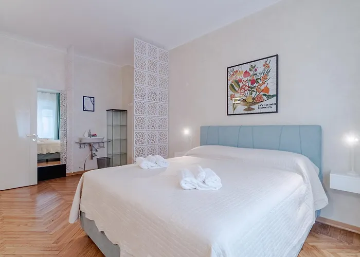 Guesthost - La Culumbota * Turin